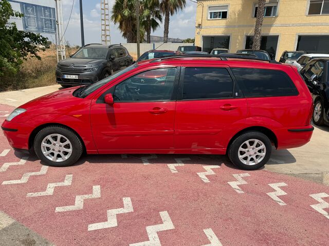FORD FOCUS GHIA ESTATE 1.6 PETROL SPANISH LHD IN SPAIN 101000 MILES SUPERB 2003